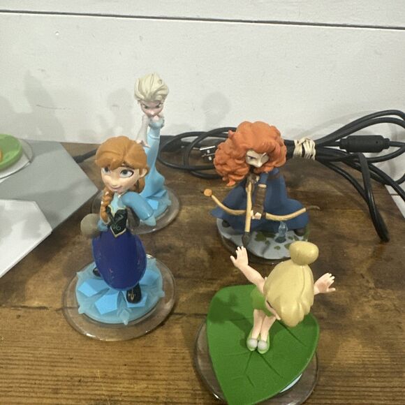 Disney Infinity 3.0 Mickey Mouse Minnie, Donald Duck, Frozen, Tinkerbell, Brave - Picture 8 of 10